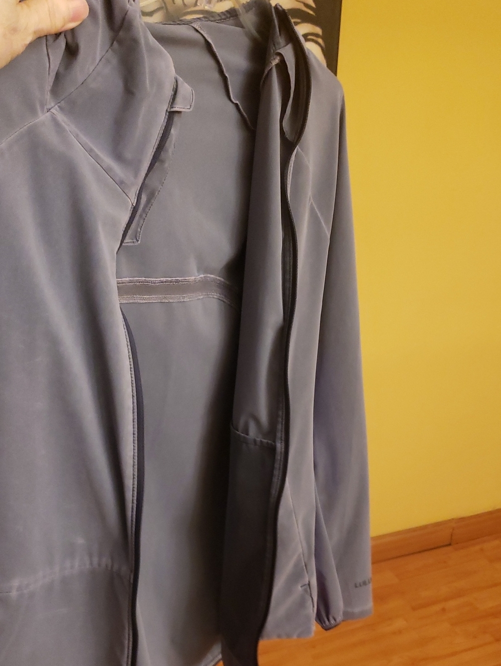 lululemon athletica Men's Lightweight Hooded Jacket - Dusty Gray